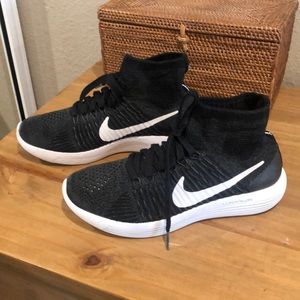 Women’s Nike Lunarepic Flyknit running shoes